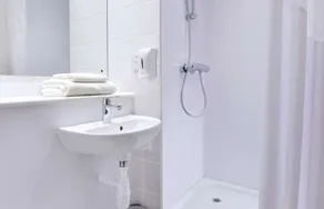 Travelodge Bristol Filton - Image 2