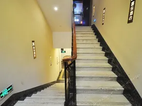 Happy Champagne Boutique Hotel - Image 2