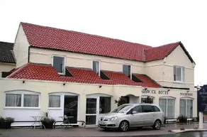 The Keswick Hotel Moore's Bar & Restaurant - Image 5