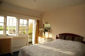 Inverloddon Bed and Breakfast, Wargrave - Image 2