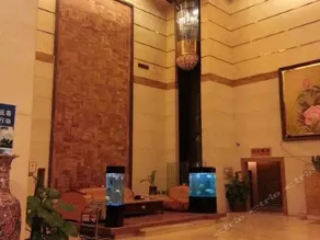 Yuelong Holiday Hotel - Image 2
