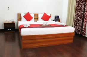 OYO Premium Noida Amity - Image 5