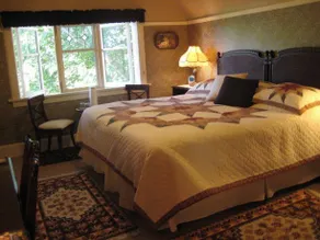 Point Grey Guest House - Image 5