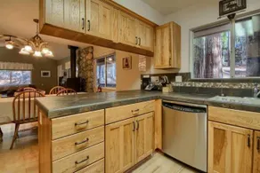 Hibernation Hideaway- Inside Yosemite- Dog Friendly - Image 4
