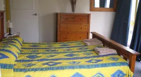 Sunset Court Holiday Apartments - Image 4