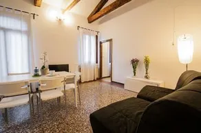 Vanilla House - Image 5