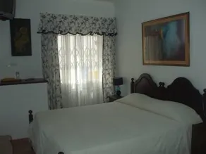 Dina's Guesthouse - Image 5