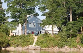 Loughbreeze Bay Cottage Accommodation - Image 4