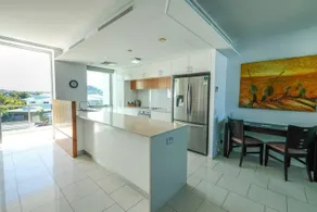 Penthouse At The Point - Airlie Beach - Image 4