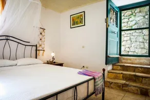 Fiskardo Cypress Cottage - Image 4