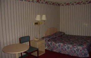 Guest Inn Dalton - Image 5
