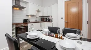 Apartment 4 The Keyes- Stunning & Stylish Apartment With Free Parking - Image 5