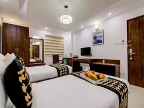 Edition O 30007 Crown Inn Panvel - Image 1