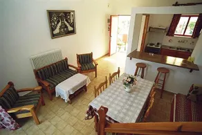 Villa Rosa Apartments - Image 5