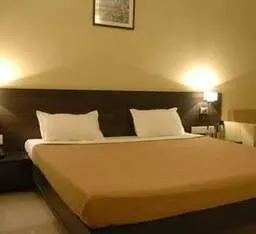 THE LOTUS HOTEL - Image 4