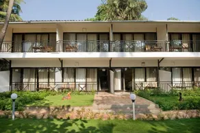 Lamore Beach Cottages - Image 2