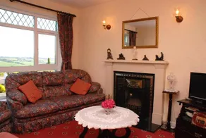 Castle View Bed & Breakfast - Image 5