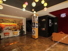 Romantic West Street Hotel Guilin North Station Branch - Image 2