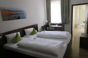 Bayerischer Hof - Image 3