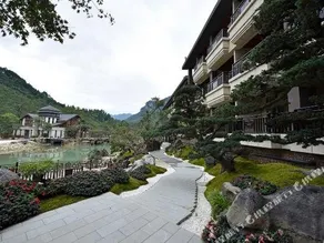 Fanjing Cloud Villa Hotel - Image 5