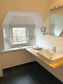 LiLi Living Hotel - Image 3