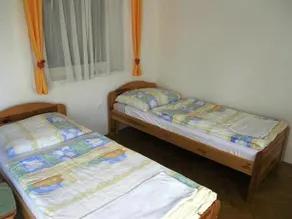 Park Hotel And Restaurant - Image 2