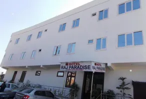 Hotel Raj Paradise by WB Inn - Image 4