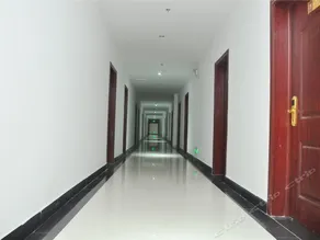Yinan Xinxing Hotel - Image 2