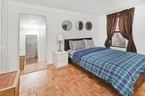 Mid Town East Street Apartments Next To Times Square - Image 3