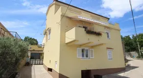 Apartments Car - Image 2