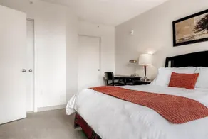 Global Luxury Suites at Hardys Pond - Image 4