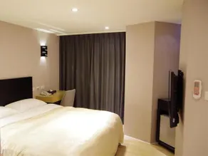 169 Xining Hostel - Image 4