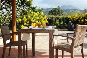 Divinus Bed & Breakfast - Image 2