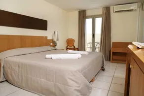 Golden Beach Hotel - Image 4
