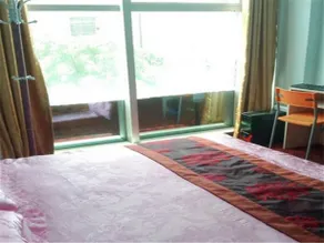 April Day Business Hotel - Image 3