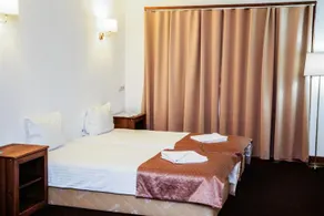 Dem Hotel - Image 2