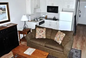 Bay Point Inn - Image 3