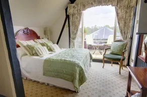 Wesley House - Image 4