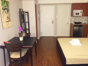 La Renaissance Dorchester - Image 3