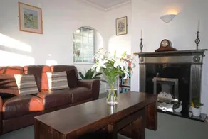Chellowdene Guest House - Image 3
