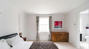 The Art Apartment - Image 5
