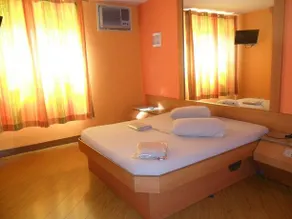 Jumbo Hotel - Image 4