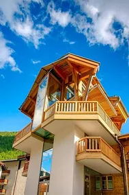 Backstage Hotel Chalet Rooms - Image 4