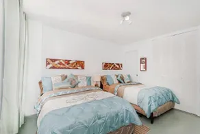 Luxury Retreat by the Sea - International Vacation Rental - Image 5