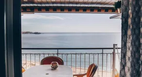 COZY FLAT OVER THE BEACH - Image 2