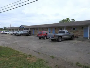 Lawrenceburg Motel - Image 2