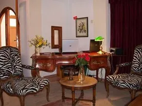 Villa Gold - Image 2