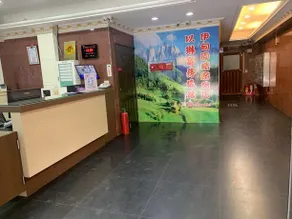 E Lim Hotel - Image 1