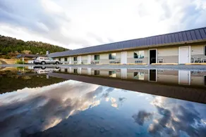 OYO Riverside Inn John Day OR - Image 4