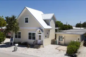 Seabreeze Cottage by RedAwning - Image 1